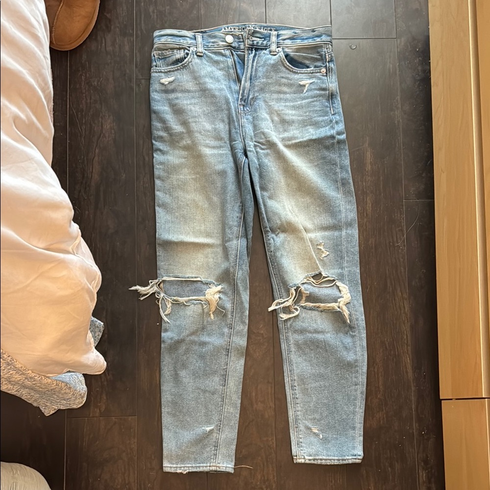 American Eagle Outfitters Light Blue Distressed Jeans